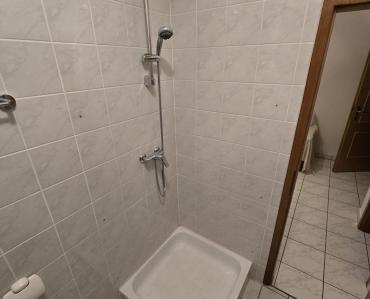 Shower cabin installation on existing old bathtubs